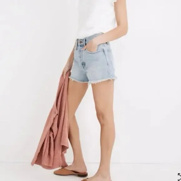 Madewell Relaxed Denim raw hem Shorts in Cedarcroft Wash size 29 - Picture 2 of 8